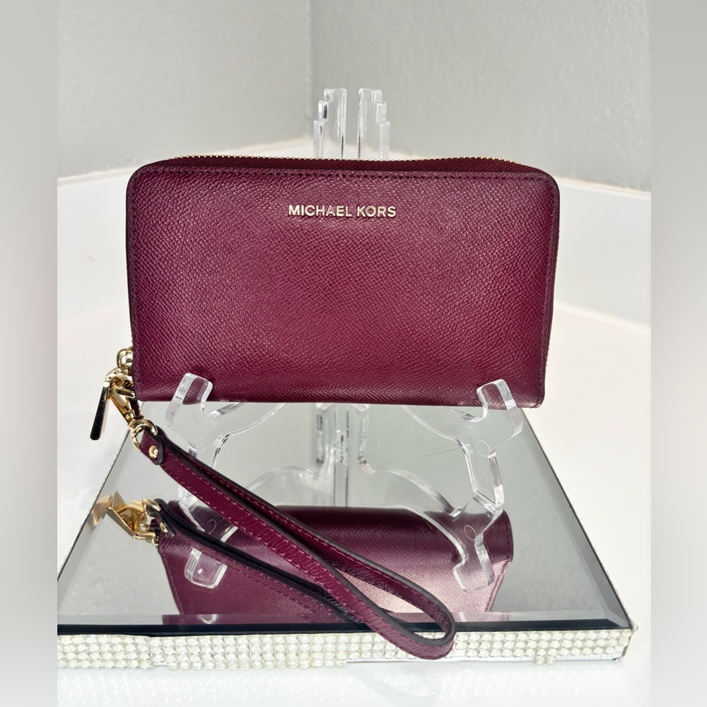 Michael Kors Continental Wallet Wristlet